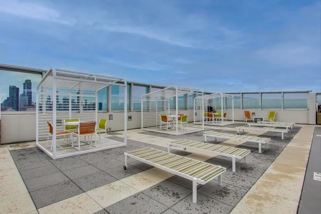 $410,000 | 1841 South Calumet Avenue, Unit 1602, Chicago, IL 60616