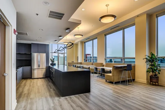 $410,000 | 1841 South Calumet Avenue, Unit 1602, Chicago, IL 60616