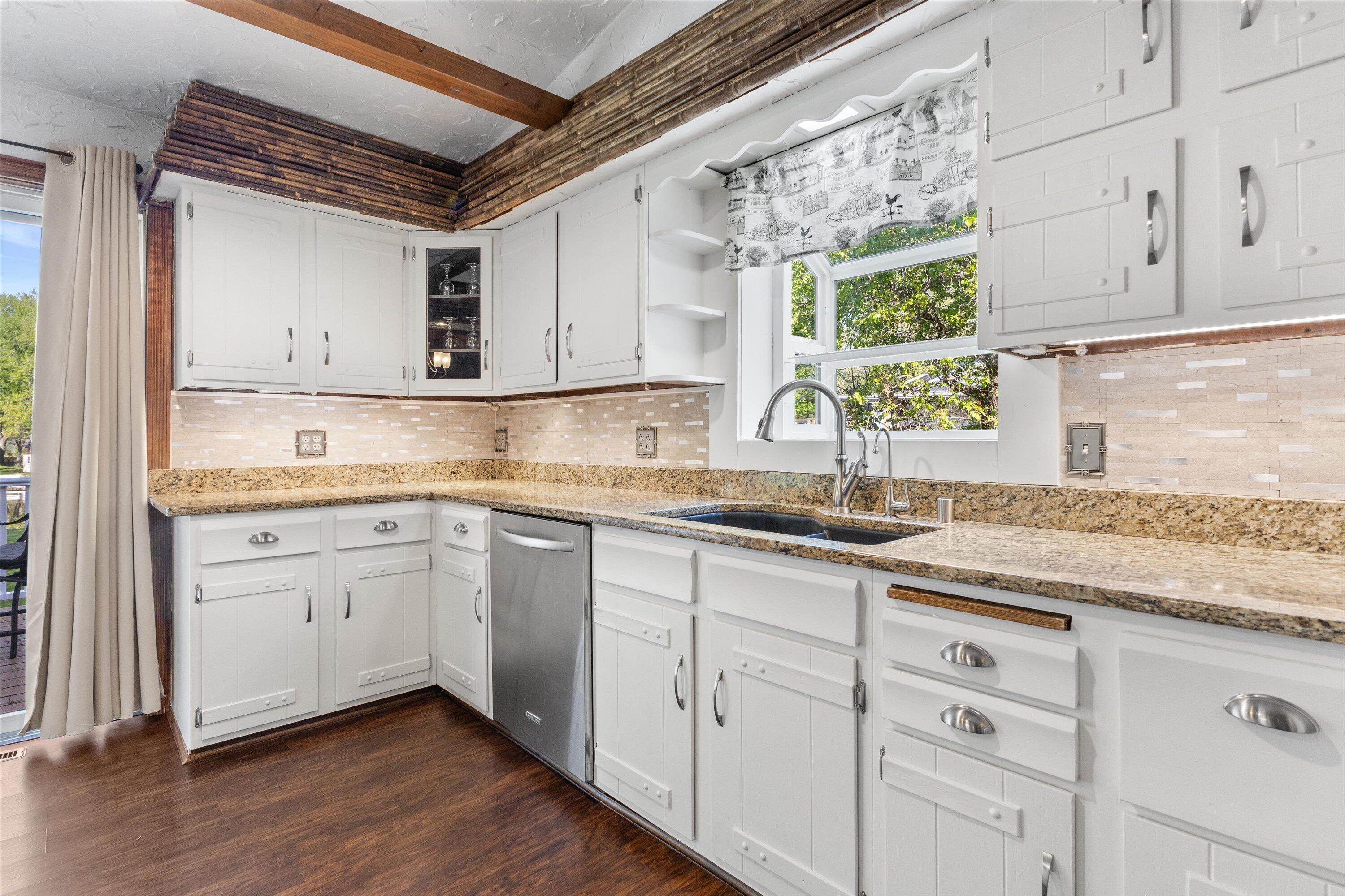 S108W34703 Jacks Bay Road Mukwonago, WI 53149 - Photo 8 of 61 Bright kitchen
