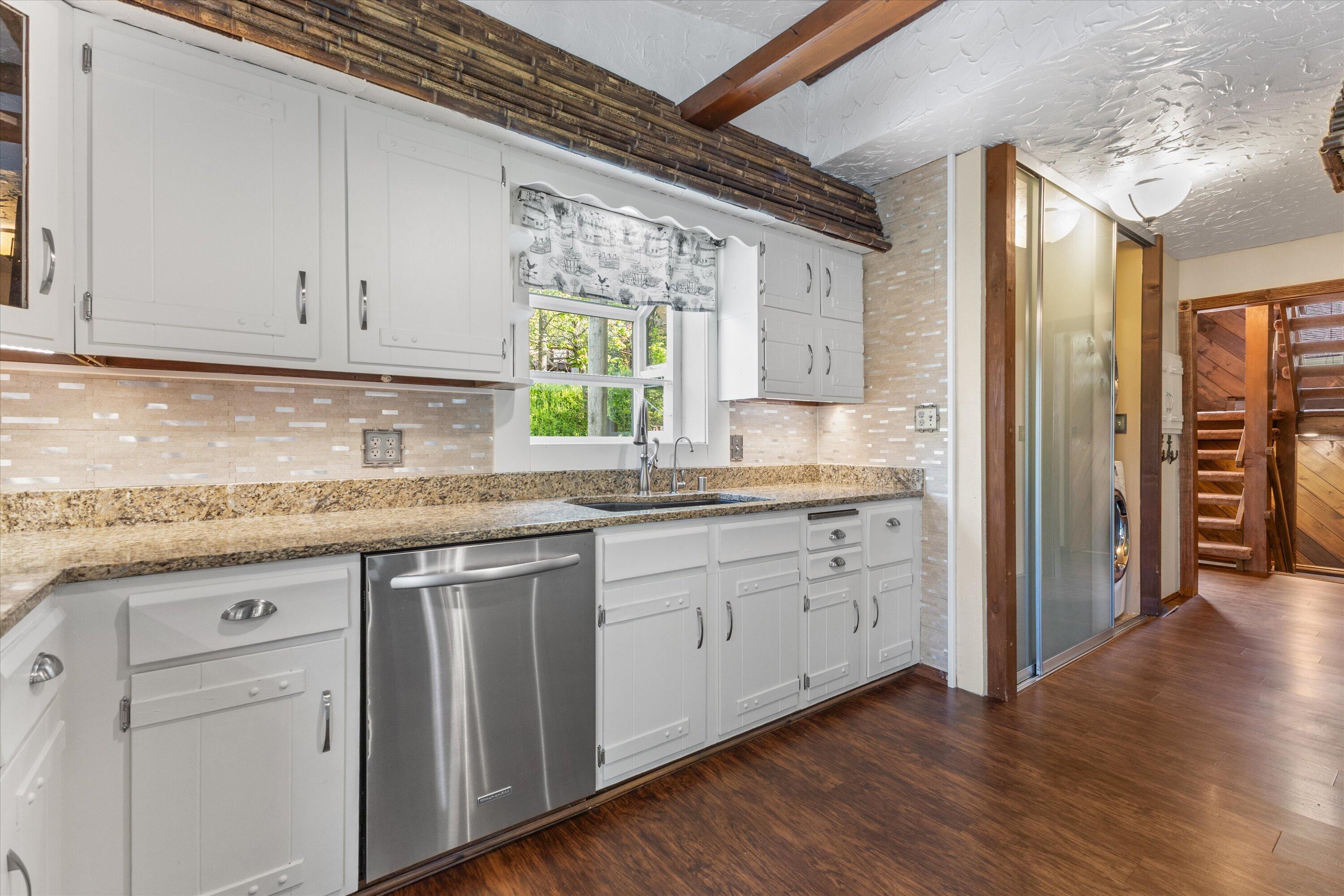 S108W34703 Jacks Bay Road Mukwonago, WI 53149 - Photo 11 of 61 The Main Floor Kitchen