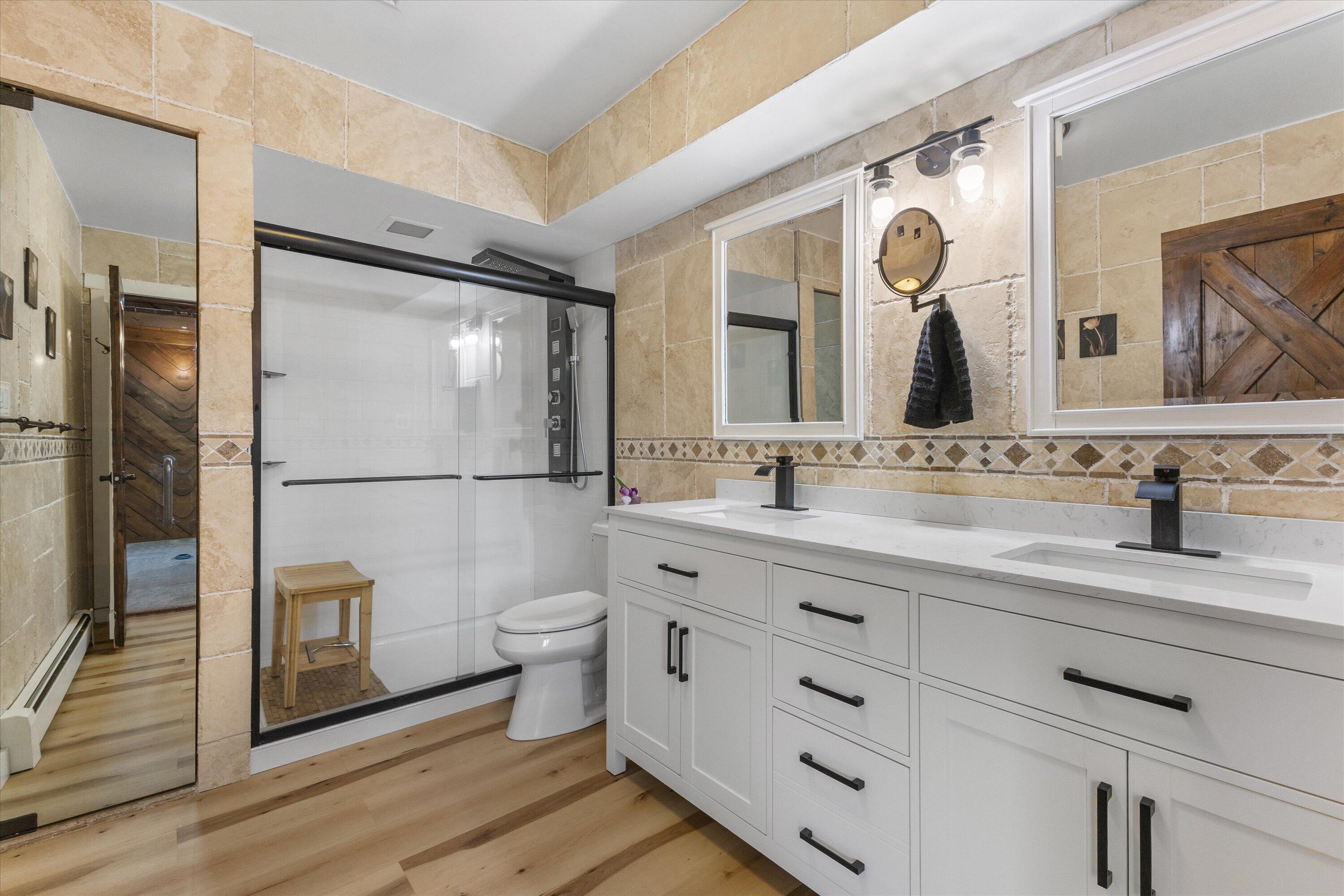 S108W34703 Jacks Bay Road Mukwonago, WI 53149 - Photo 25 of 61 Upper Level Master Suite Bathroom