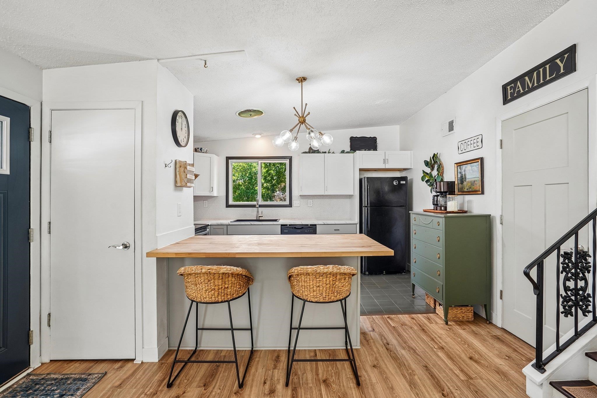 816 11th Street Baraboo, WI 53913 - Photo 9 of 31
