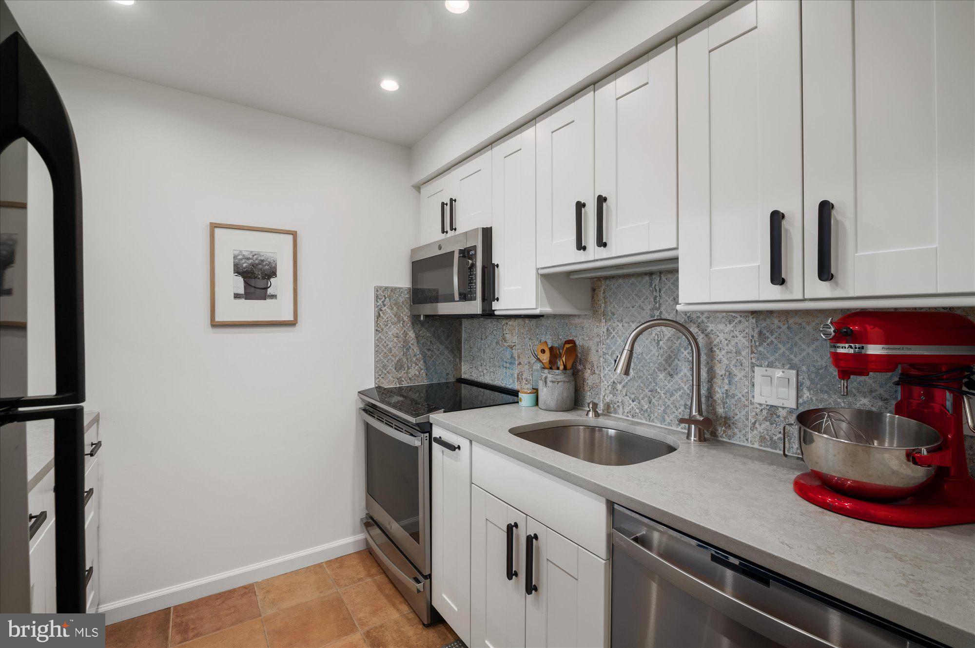 1301 North Courthouse Road, Unit 1404 Arlington, VA 22201 - Photo 12 of 38