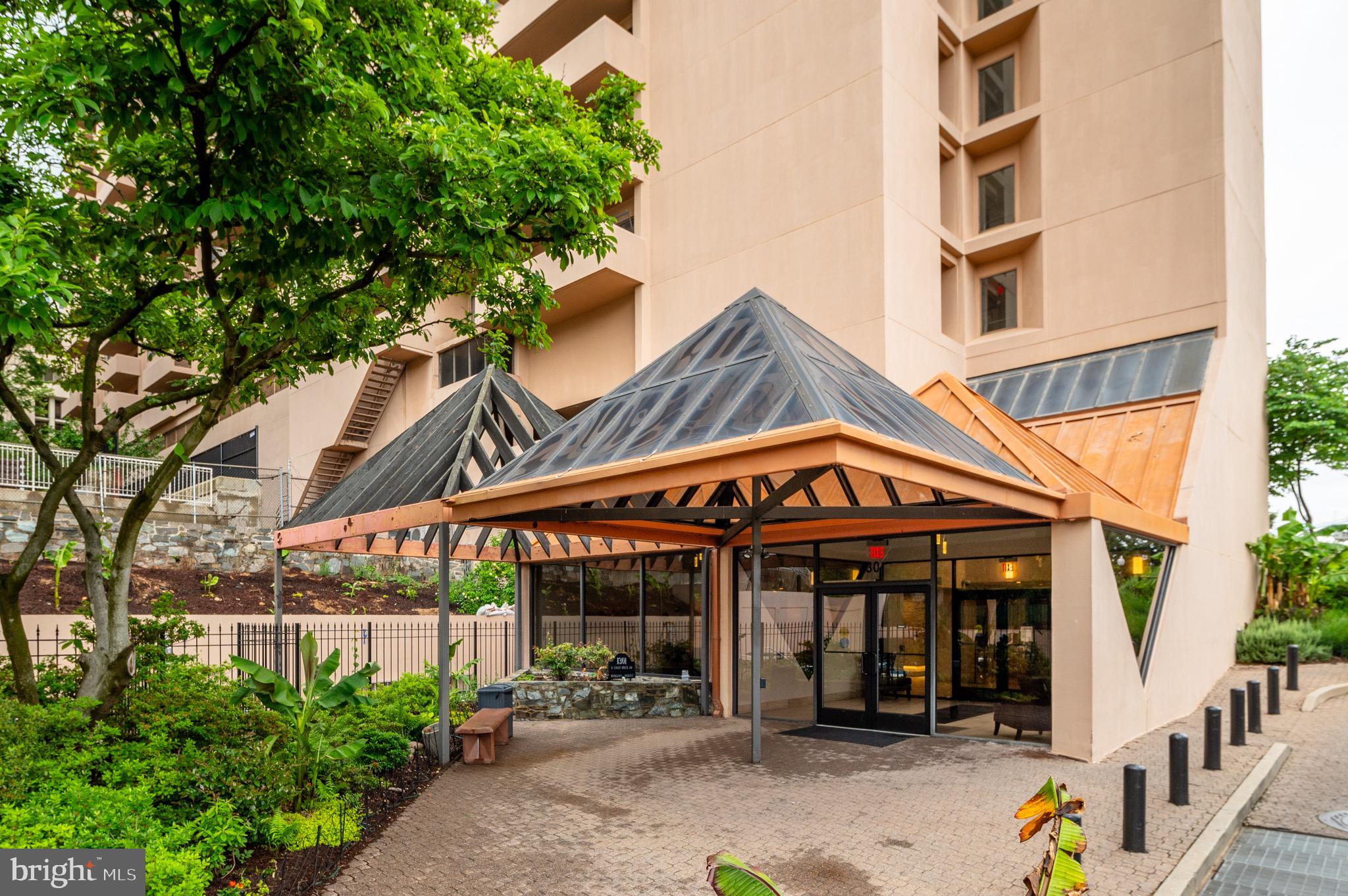 1301 North Courthouse Road, Unit 1404 Arlington, VA 22201 - Photo 3 of 38