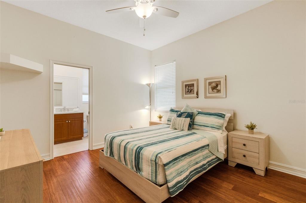 4801 Edgemont Court Sarasota, FL 34233 - Photo 25 of 52