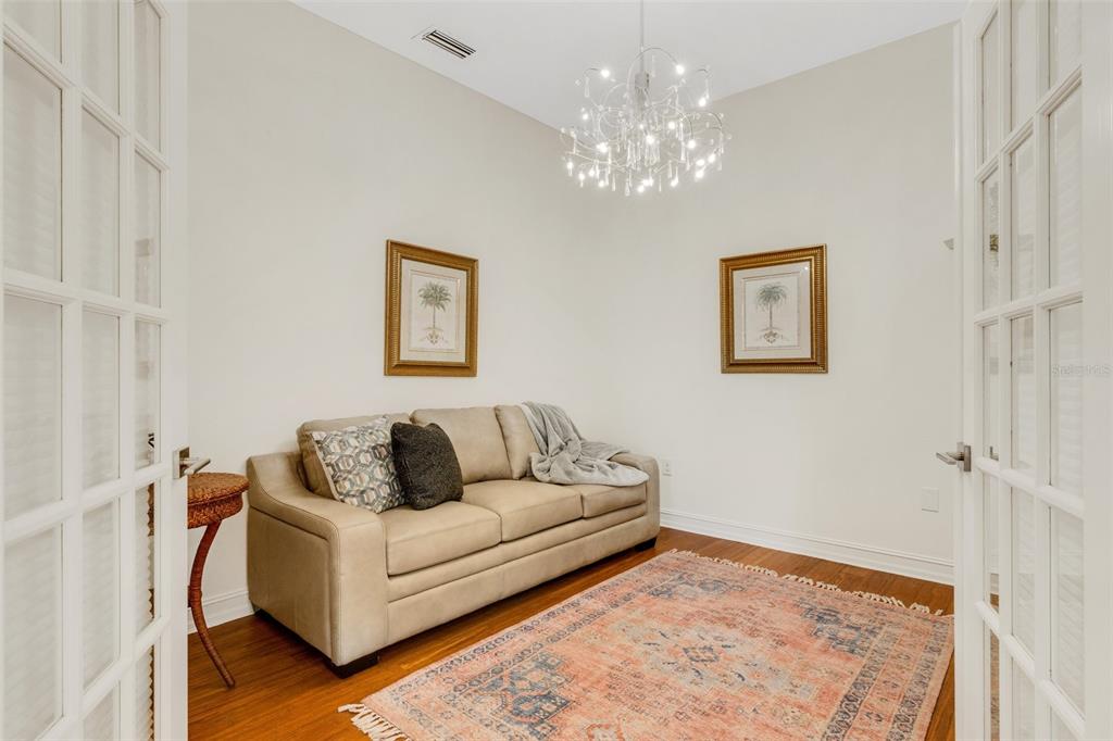 4801 Edgemont Court Sarasota, FL 34233 - Photo 36 of 52