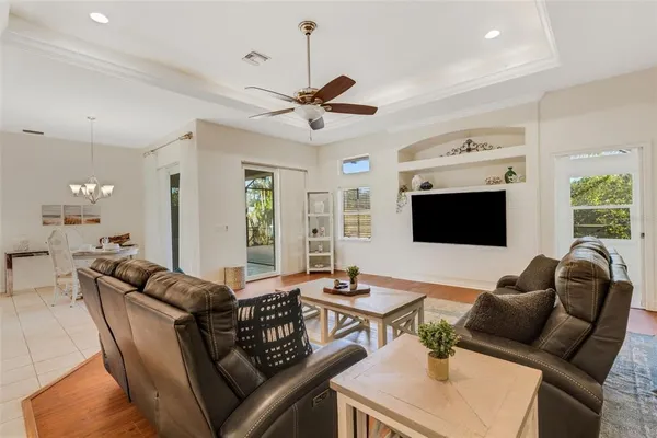 $6,000 | 4801 Edgemont Court, Sarasota, FL 34233