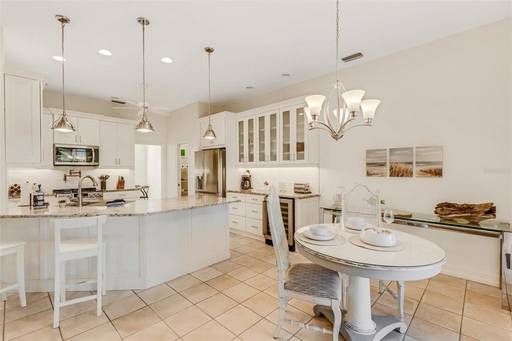 4801 Edgemont Court Sarasota, FL 34233 - Photo 6 of 52