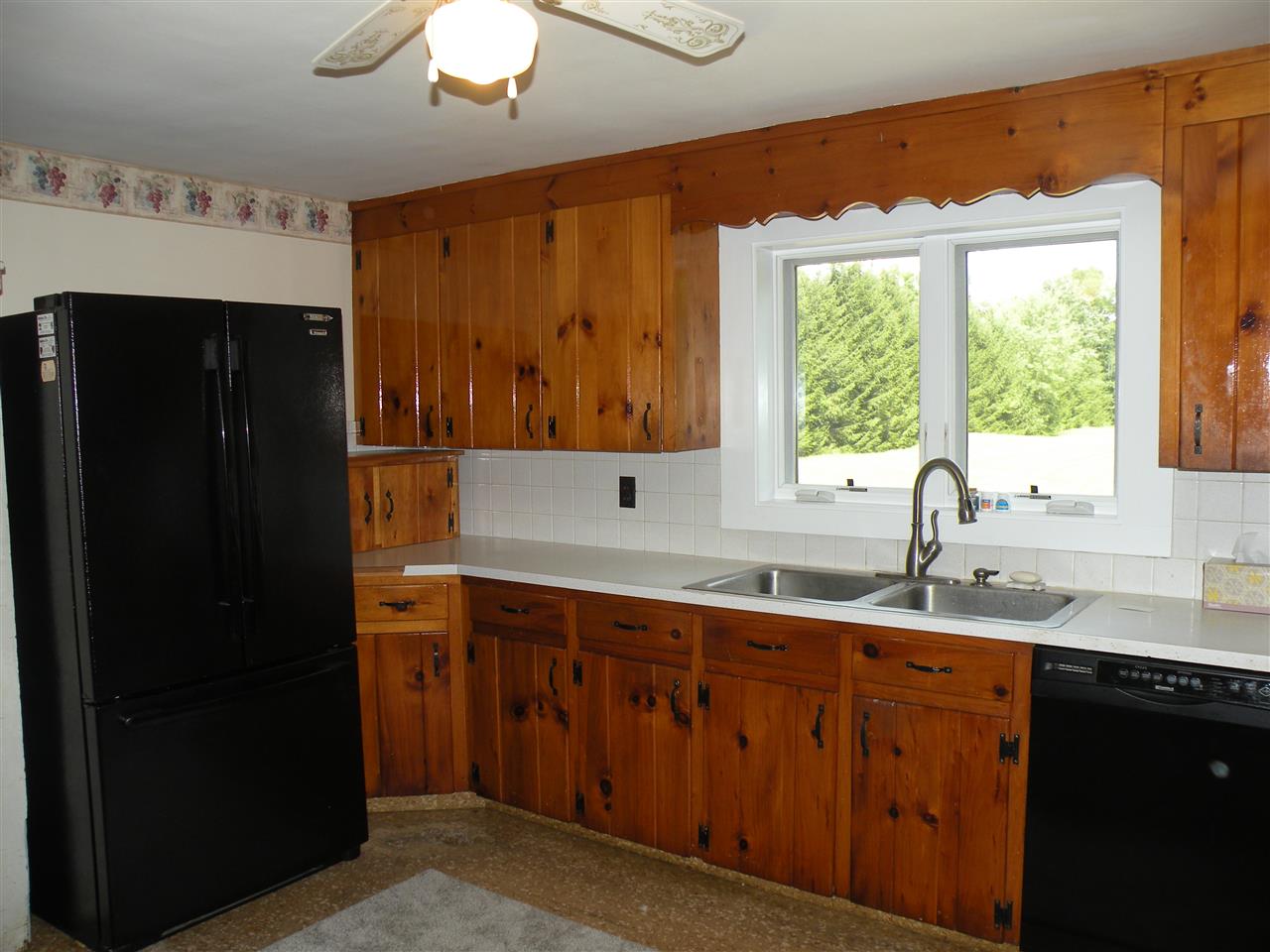 216 Lancaster Road Northumberland, NH 03582 - Photo 3 of 37
