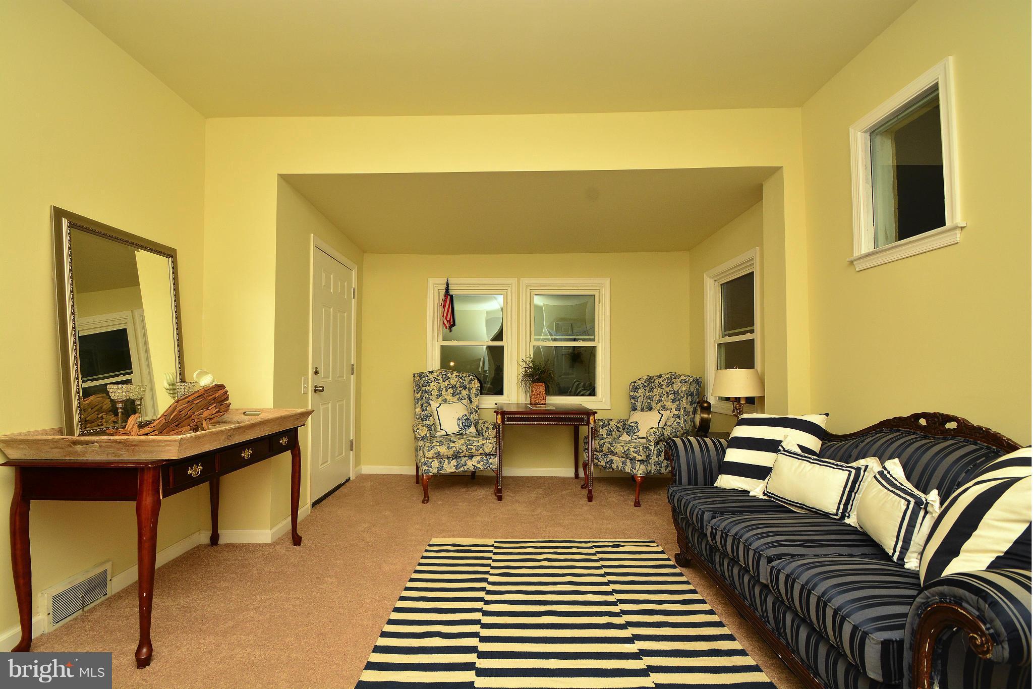 7839 Highpoint Road Parkville, MD 21234 - Photo 2 of 30 Living Room