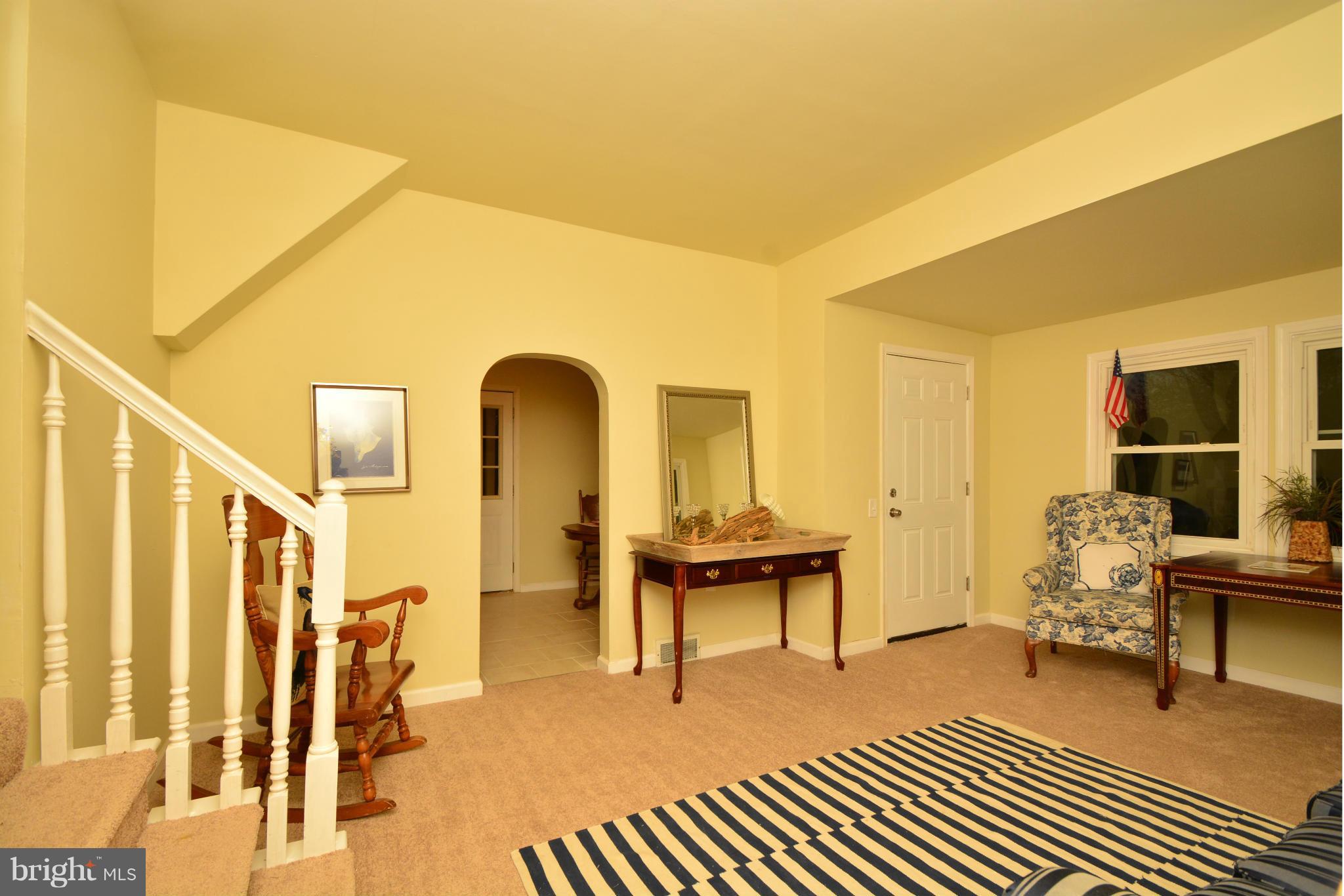 7839 Highpoint Road Parkville, MD 21234 - Photo 12 of 30 Living Room