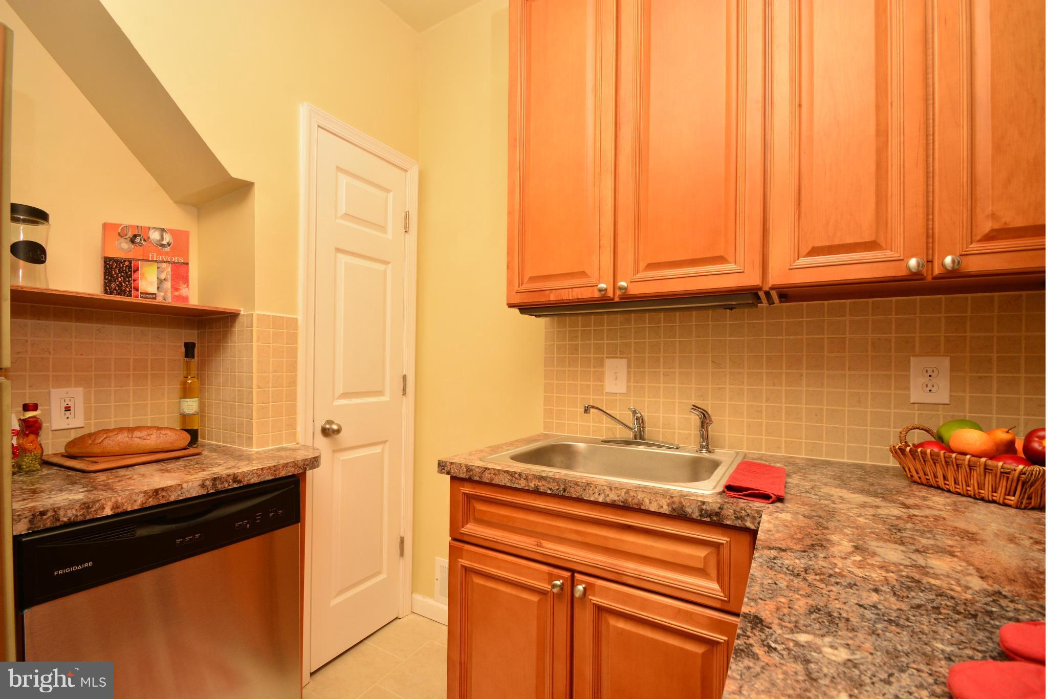 7839 Highpoint Road Parkville, MD 21234 - Photo 22 of 30 Kitchen