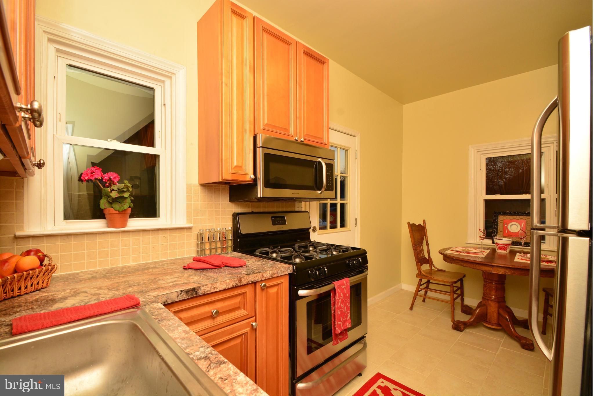 7839 Highpoint Road Parkville, MD 21234 - Photo 4 of 30 Kitchen