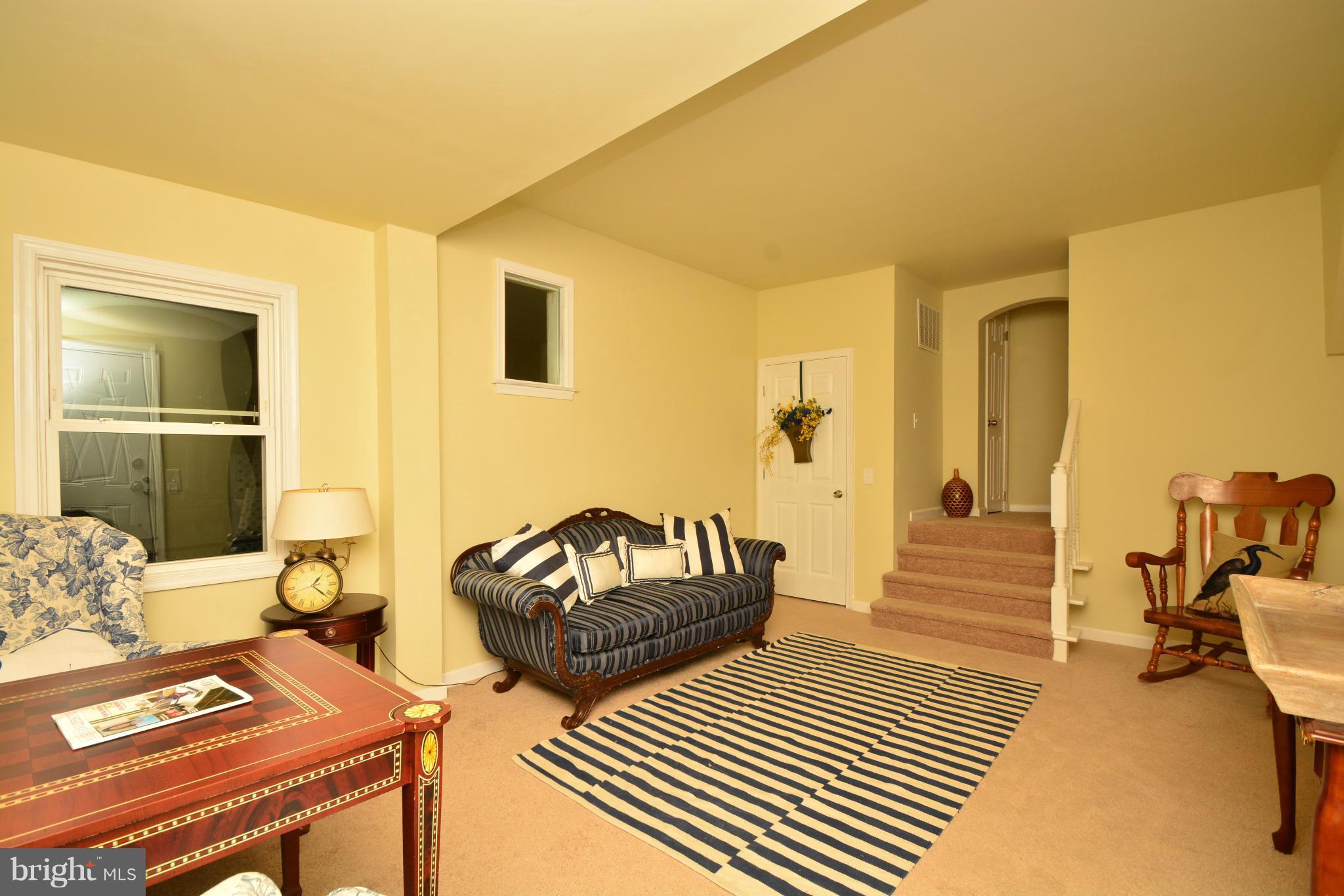 7839 Highpoint Road Parkville, MD 21234 - Photo 10 of 30 Living Room