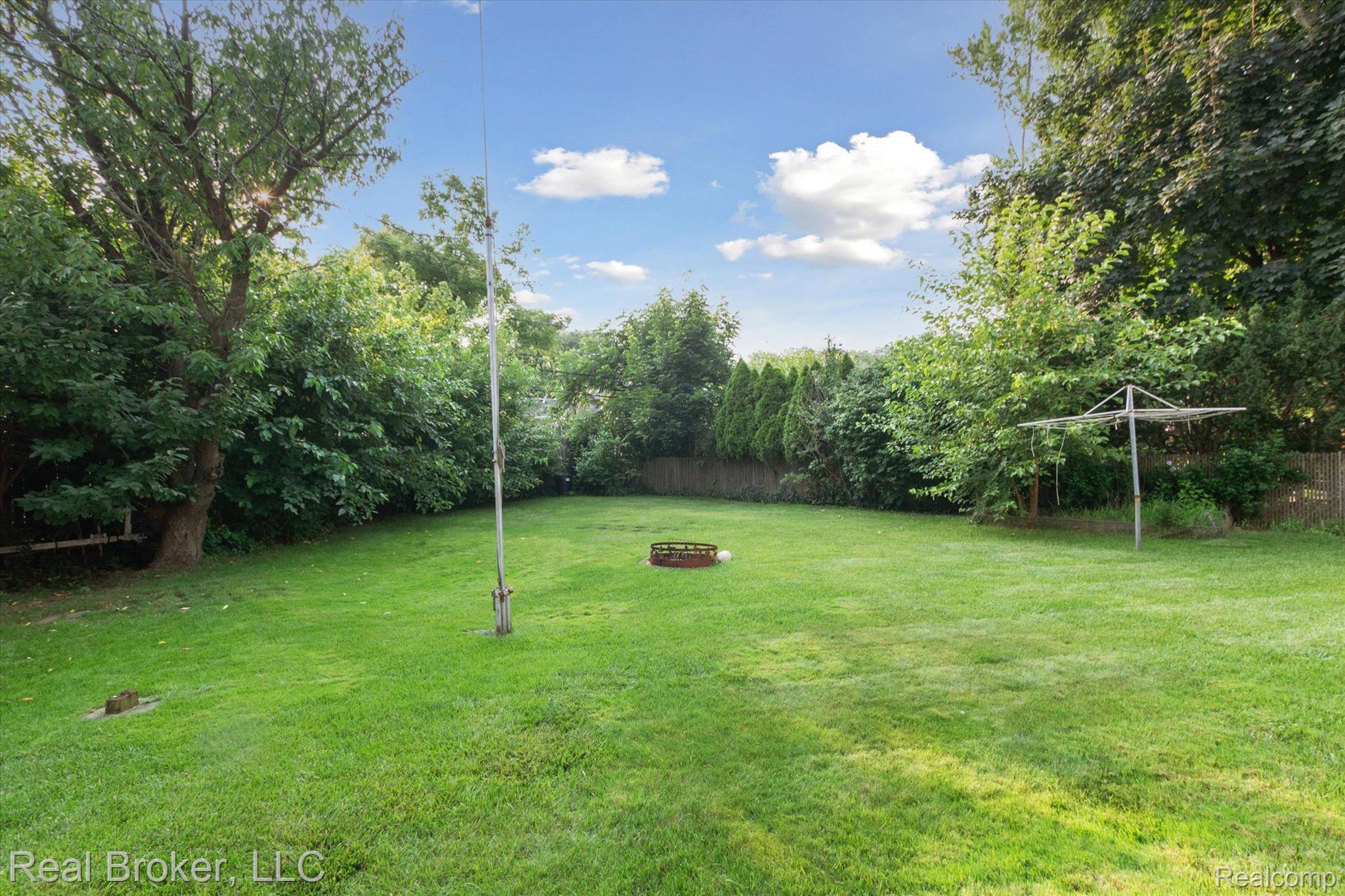 14559 Newburgh Road Livonia, MI 48154 - Photo 42 of 45 Gallery Image 42
