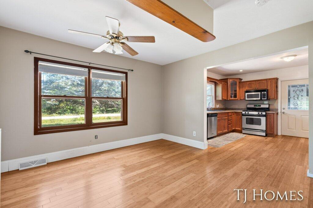 1675 West Tyler Road Muskegon, MI 49445 - Photo 3 of 28 019-1675 Tyler-15_m