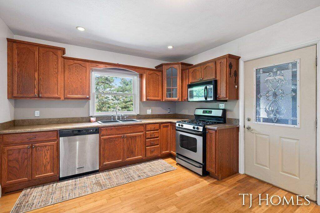1675 West Tyler Road Muskegon, MI 49445 - Photo 6 of 28 015-1675 Tyler-11_m