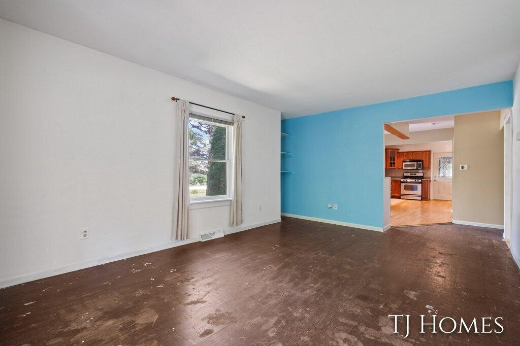 1675 West Tyler Road Muskegon, MI 49445 - Photo 9 of 28 021-1675 Tyler-17_m