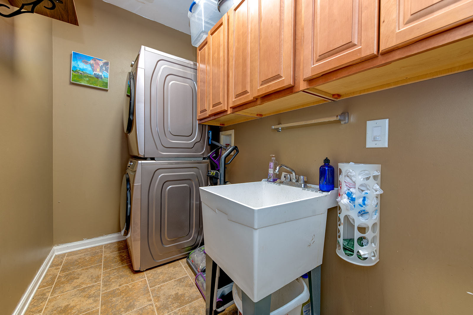 600 Cameron Drive Antioch, IL 60002 - Photo 13 of 23 a utility room with dryer and washer