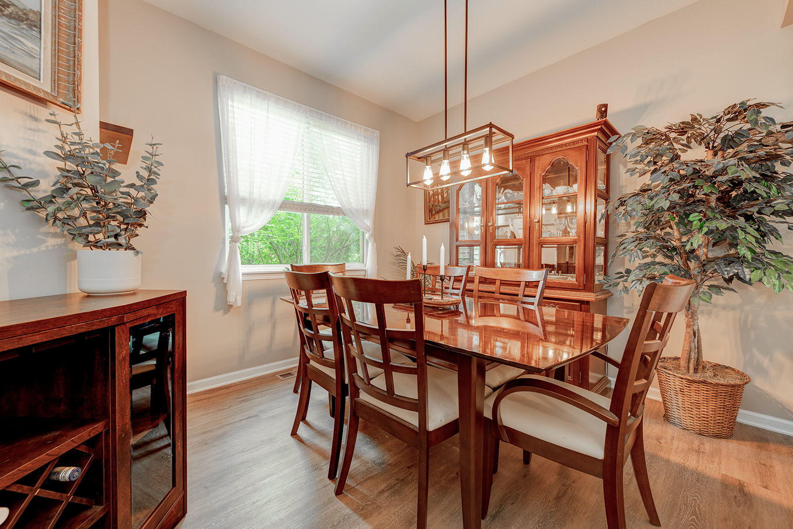 600 Cameron Drive Antioch, IL 60002 - Photo 5 of 23 a view of a dining room with furniture window and wooden floor