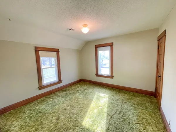 $89,500 | 404 6th Avenue West, Lamberton, MN 56152