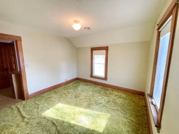 $89,500 | 404 6th Avenue West, Lamberton, MN 56152