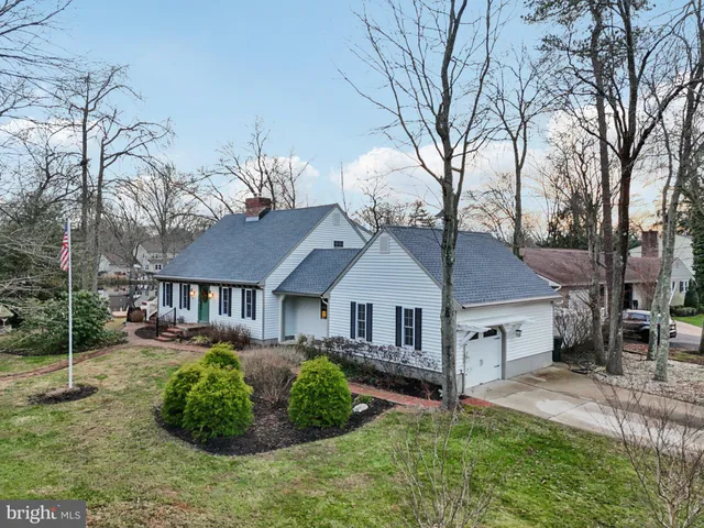 $855,000 | 105 Algonquin Trail, Medford Lakes, NJ 08055