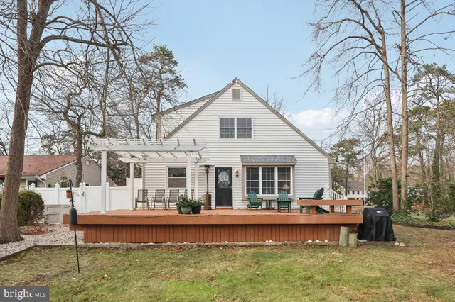 $855,000 | 105 Algonquin Trail, Medford Lakes, NJ 08055