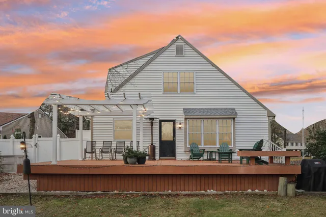 $855,000 | 105 Algonquin Trail, Medford Lakes, NJ 08055