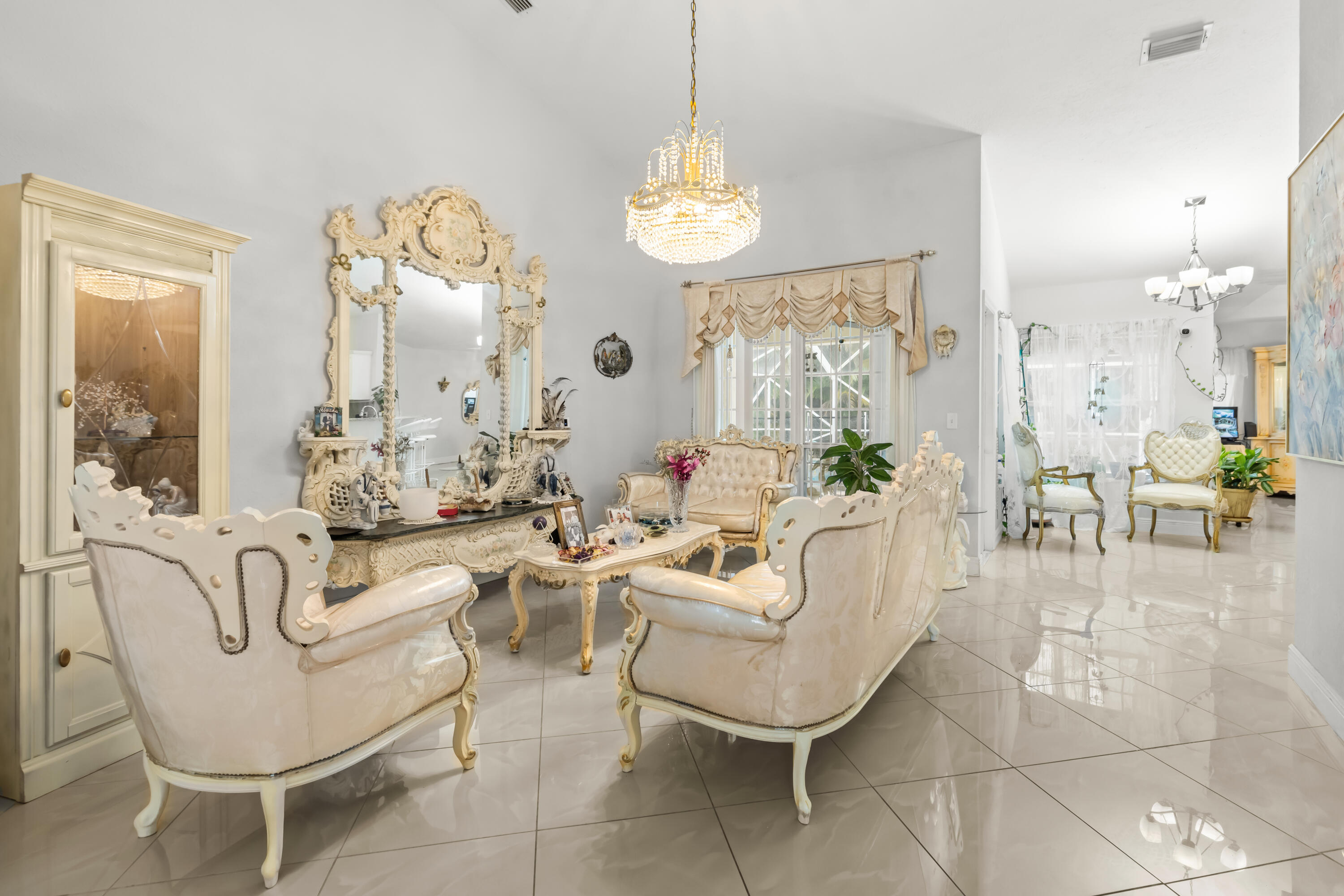 2962 Southeast Bella Road Port St. Lucie, FL 34984 - Photo 6 of 25 Family Room