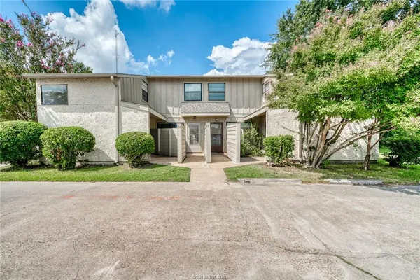 $1,250 | 4401 Carter Creek Parkway, Unit 15, Bryan, TX 77802