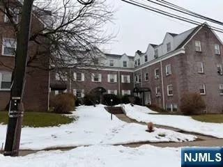 $1,900 | 140 West Englewood Avenue, Unit C4, Teaneck, NJ 07666