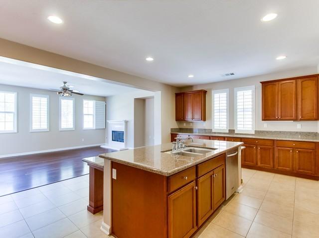 2350 Lapis Road Carlsbad, CA 92009 - Photo 6 of 25
