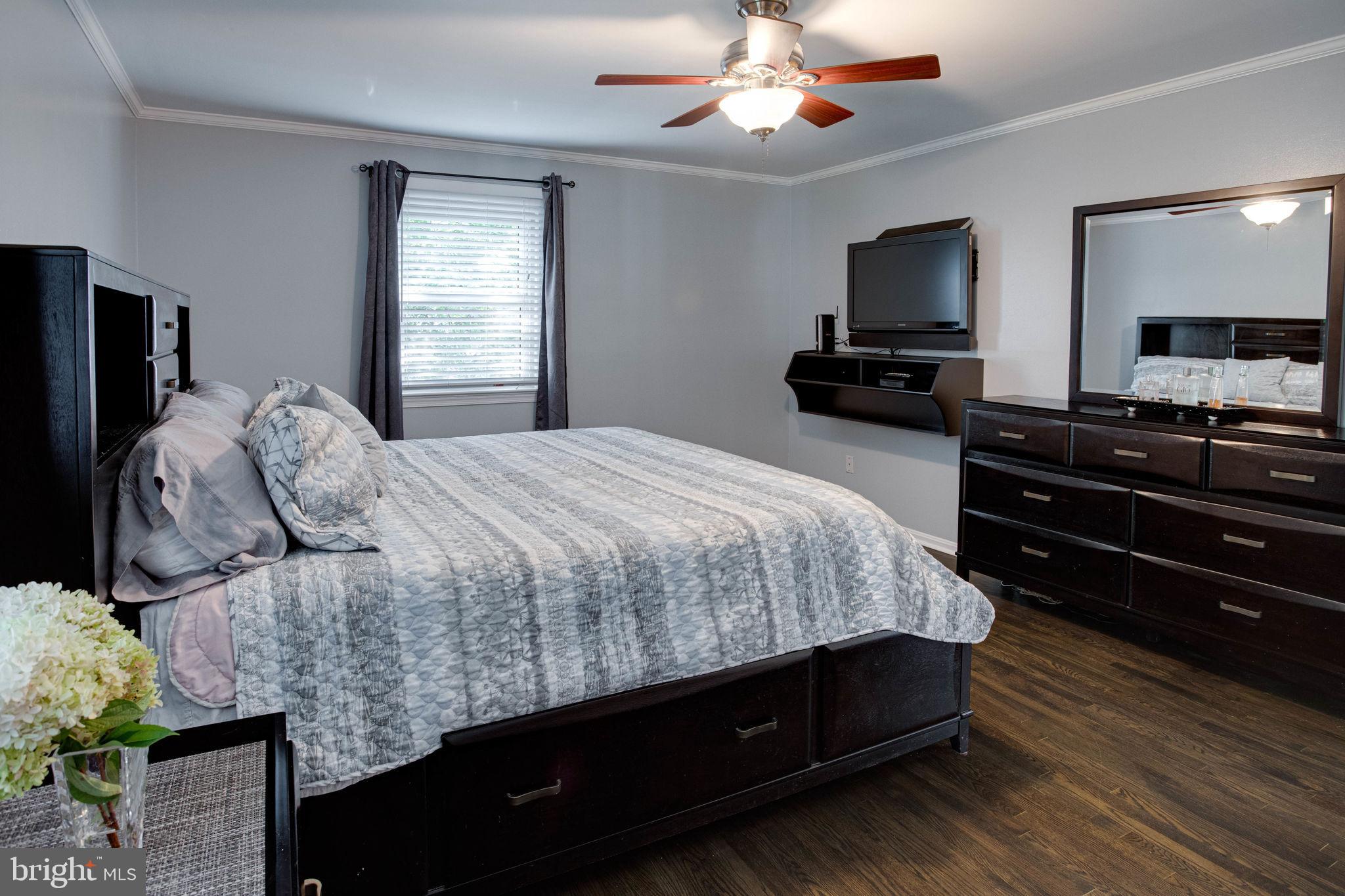 5018 Powell Road Fairfax, VA 22032 - Photo 19 of 47 Master Bedroom!