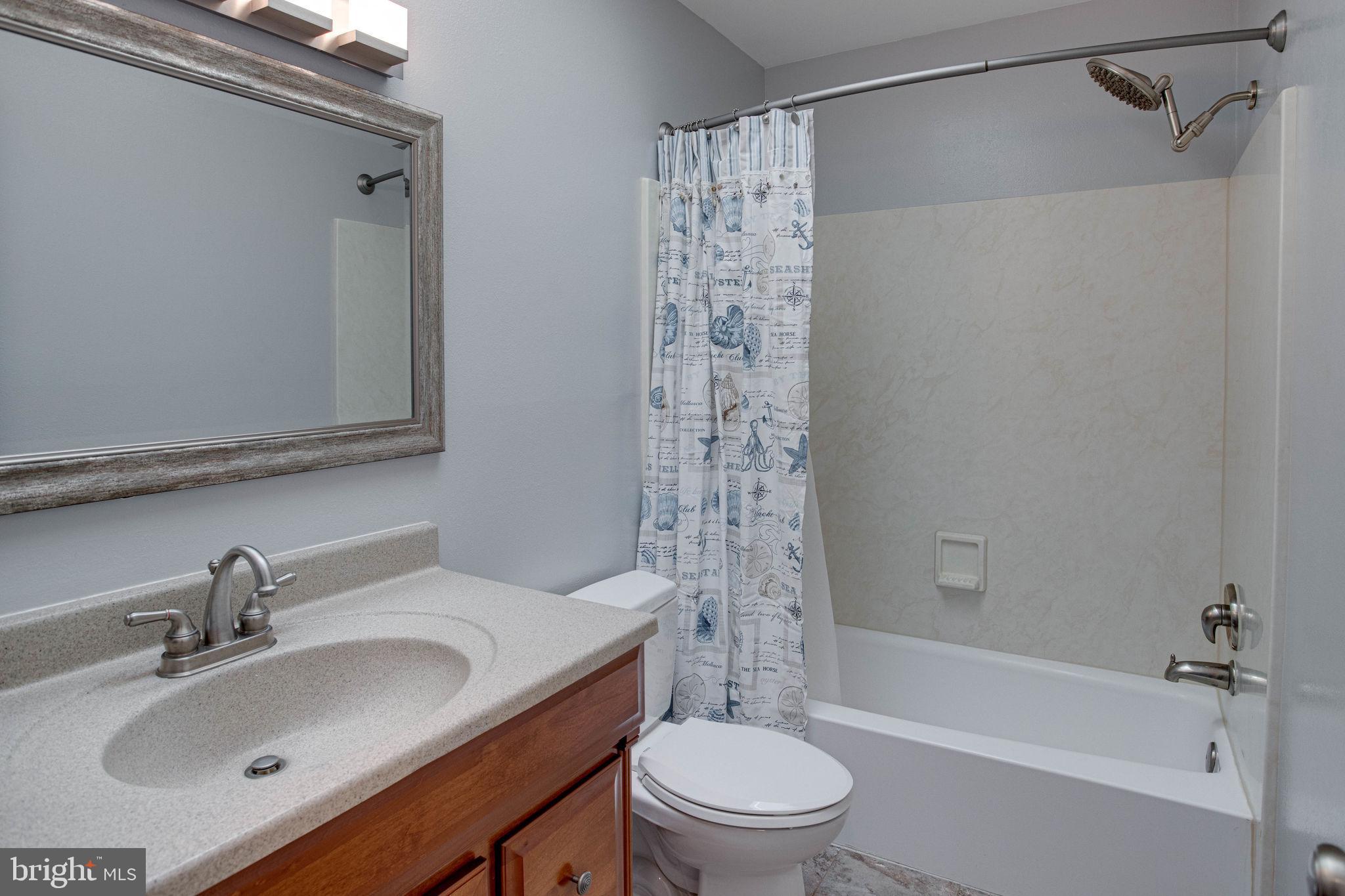 5018 Powell Road Fairfax, VA 22032 - Photo 27 of 47 Full Hall Bath