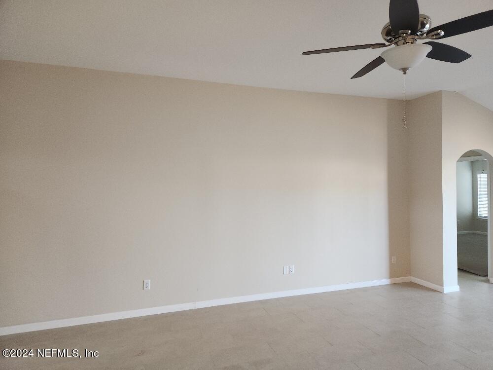 11257 Revolutionary Way Jacksonville, FL 32221 - Photo 24 of 35 Living