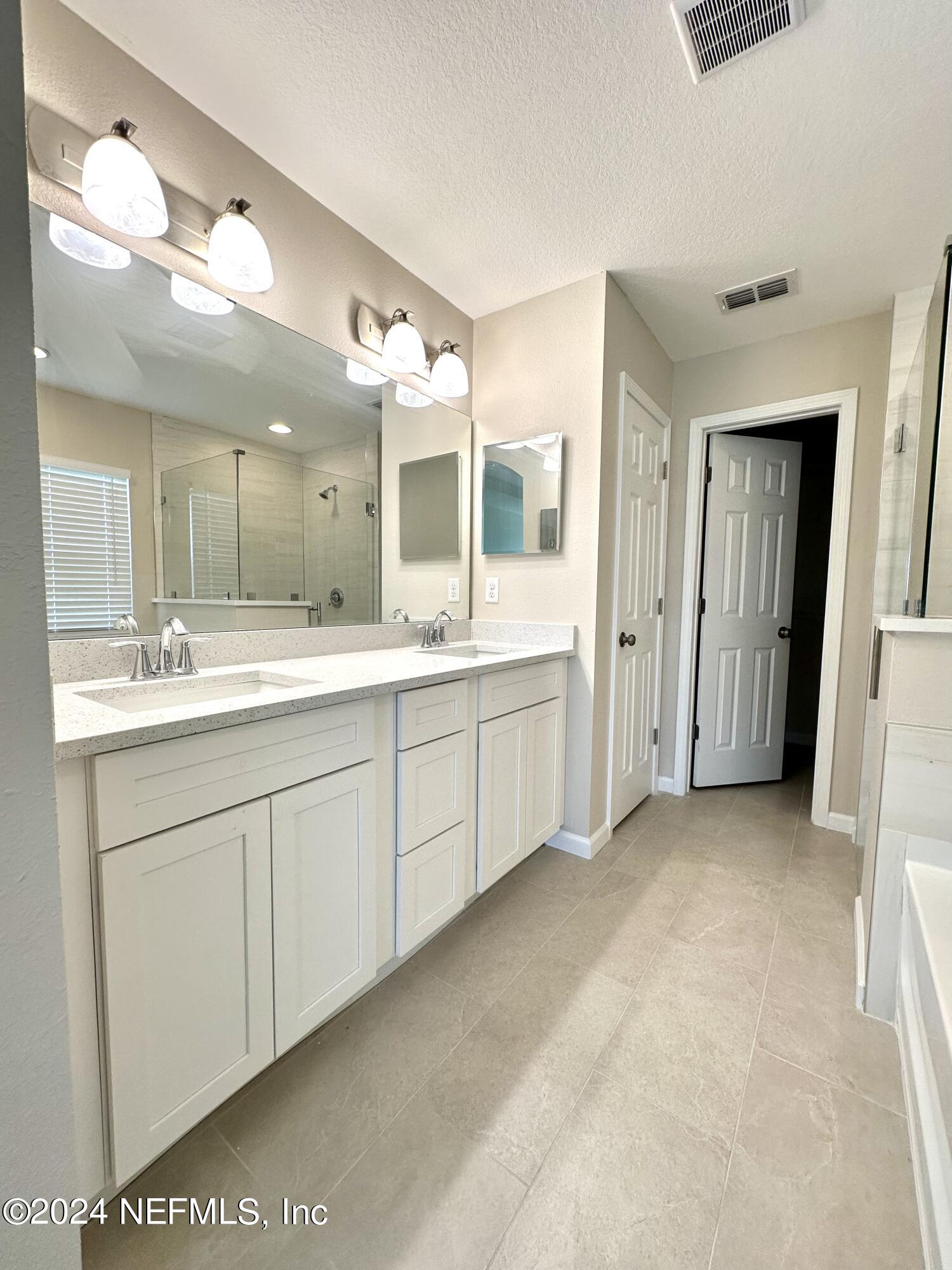 11257 Revolutionary Way Jacksonville, FL 32221 - Photo 4 of 35 IMG_9416