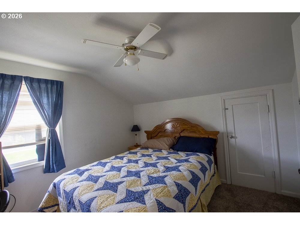 907 Fourth Street La Grande, OR 97850 - Photo 23 of 38