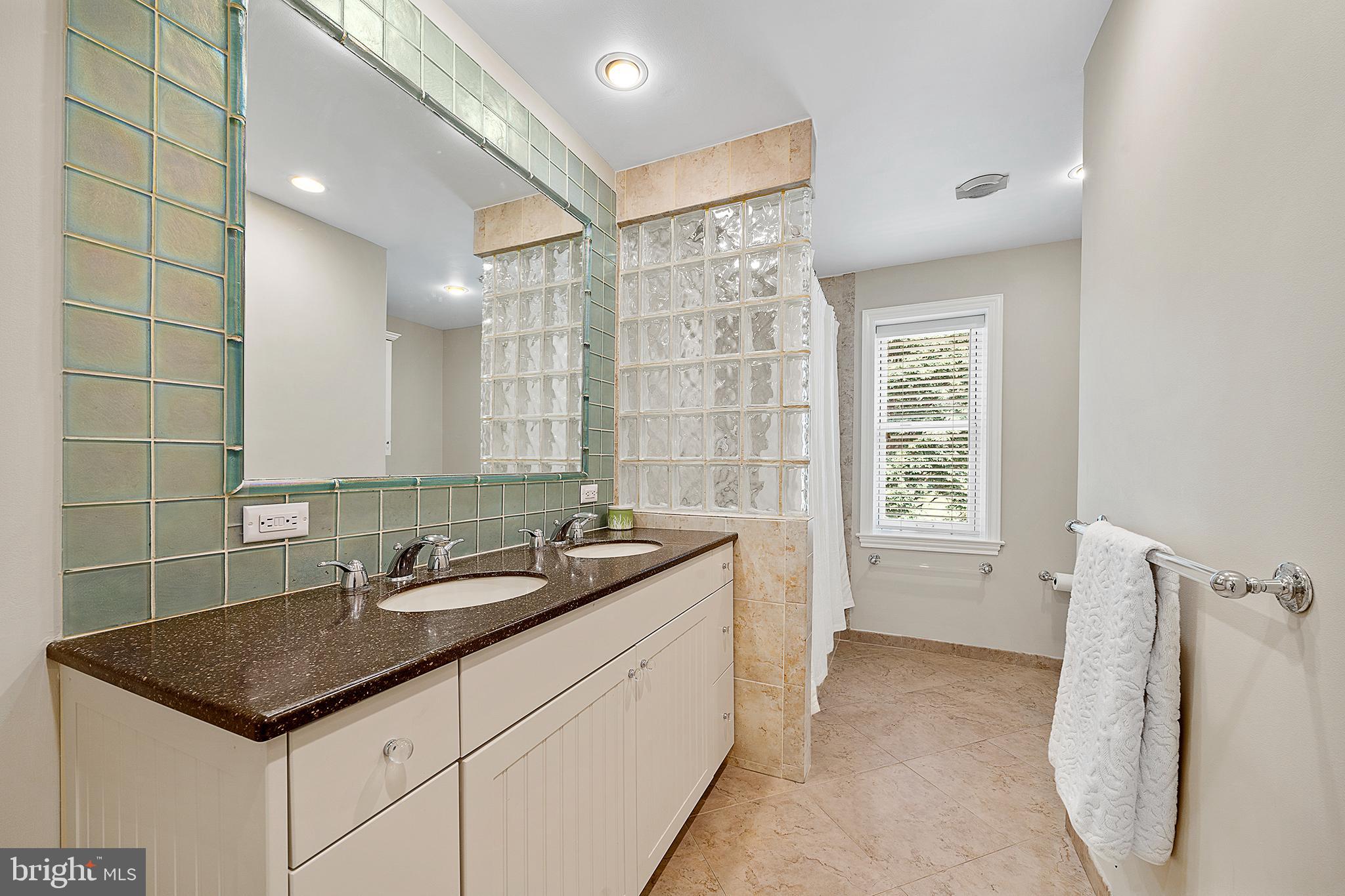 14 Wistar Road Villanova, PA 19085 - Photo 30 of 41 Hallway Bathroom with Tub