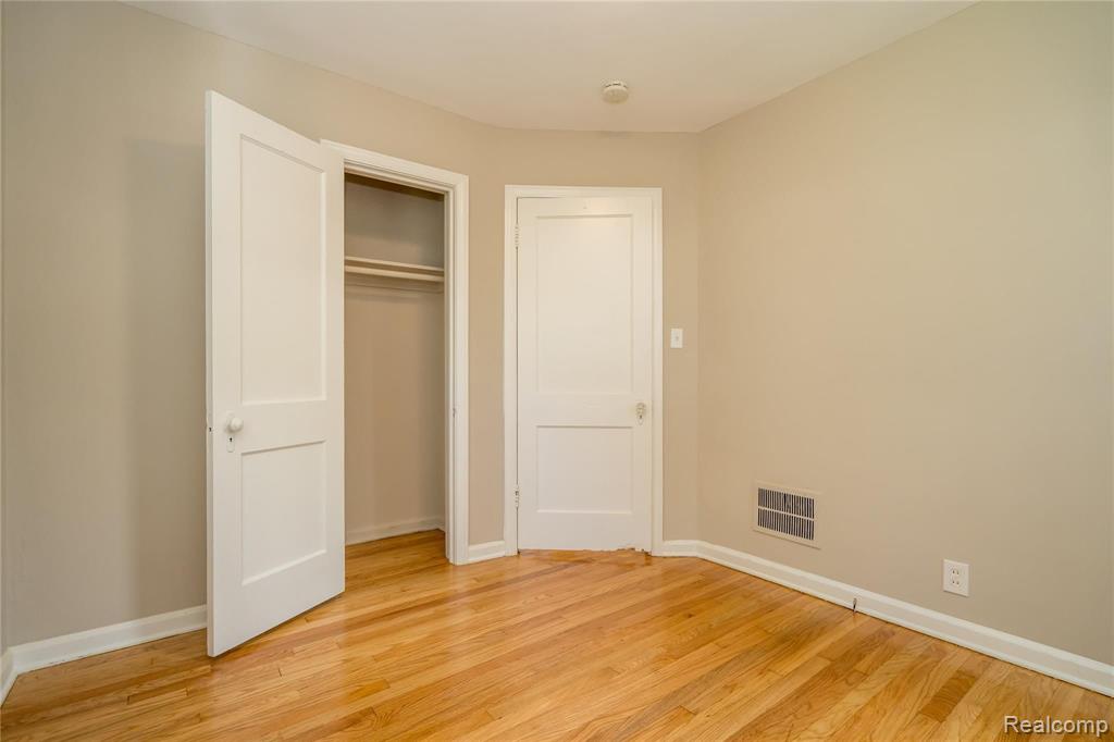 24844 Landau Center Line, MI 48015 - Photo 29 of 58