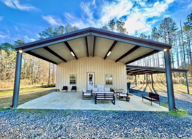$215,000 | 308 Southeast Rogers Lane, Brookhaven, MS 39601