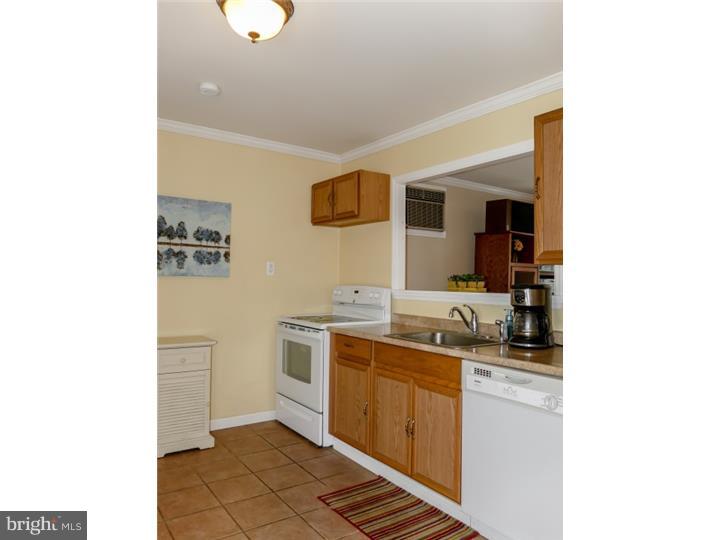 625 Chatham Road Fairless Hills, PA 19030 - Photo 6 of 19 Kitchen