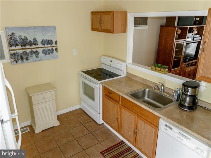 625 Chatham Road Fairless Hills, PA 19030 - Photo 8 of 19 Kitchen