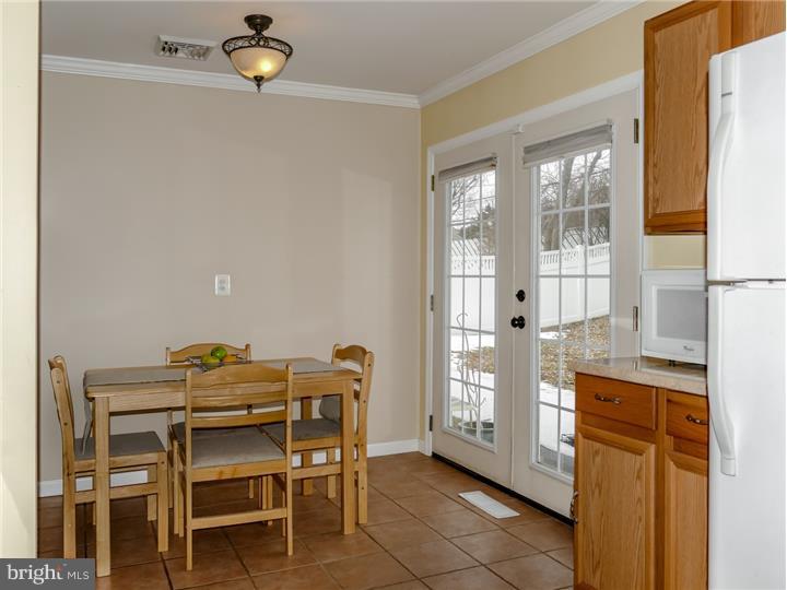 625 Chatham Road Fairless Hills, PA 19030 - Photo 9 of 19 Kitchen