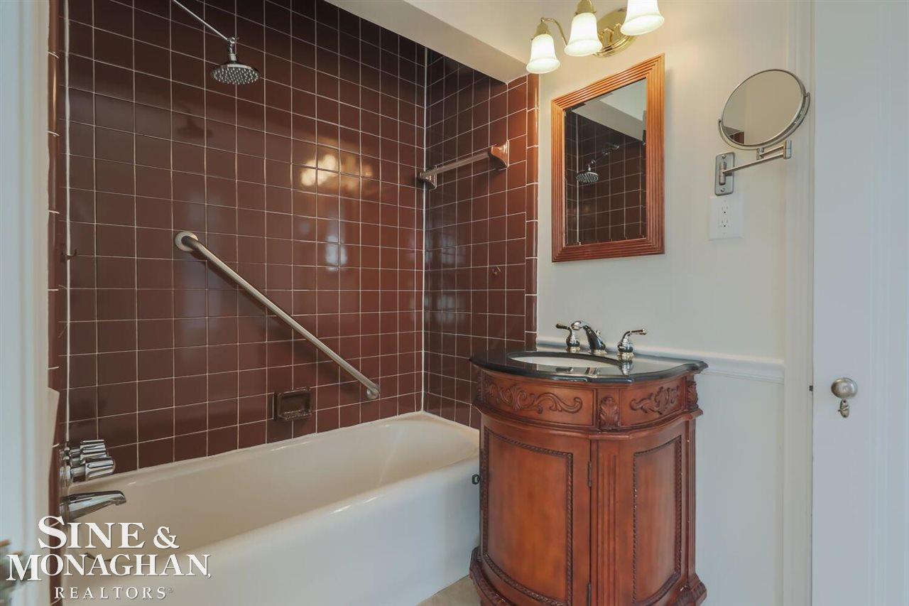 720 Trombley Road Grosse Pointe Park, MI 48230 - Photo 23 of 54
