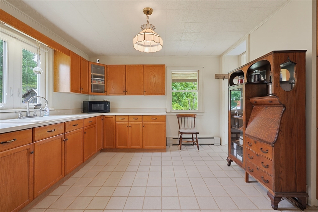 144 Horseneck Road Westport, MA 02790 - Photo 22 of 37
