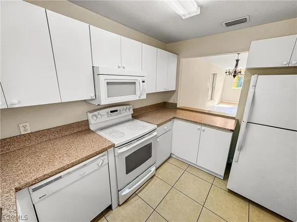 $1,195 | 1321 Southeast 8th Avenue, Unit 3, Cape Coral, FL 33990
