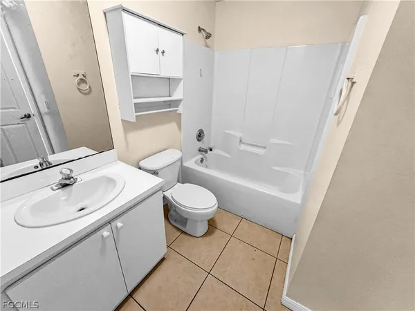 $1,195 | 1321 Southeast 8th Avenue, Unit 3, Cape Coral, FL 33990