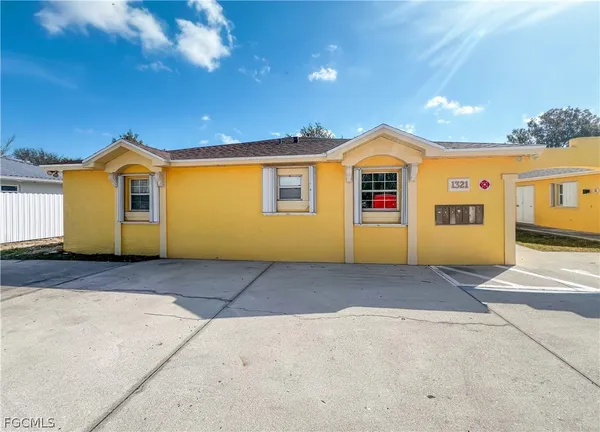 $1,195 | 1321 Southeast 8th Avenue, Unit 3, Cape Coral, FL 33990