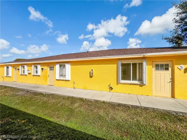 $1,195 | 1321 Southeast 8th Avenue, Unit 3, Cape Coral, FL 33990